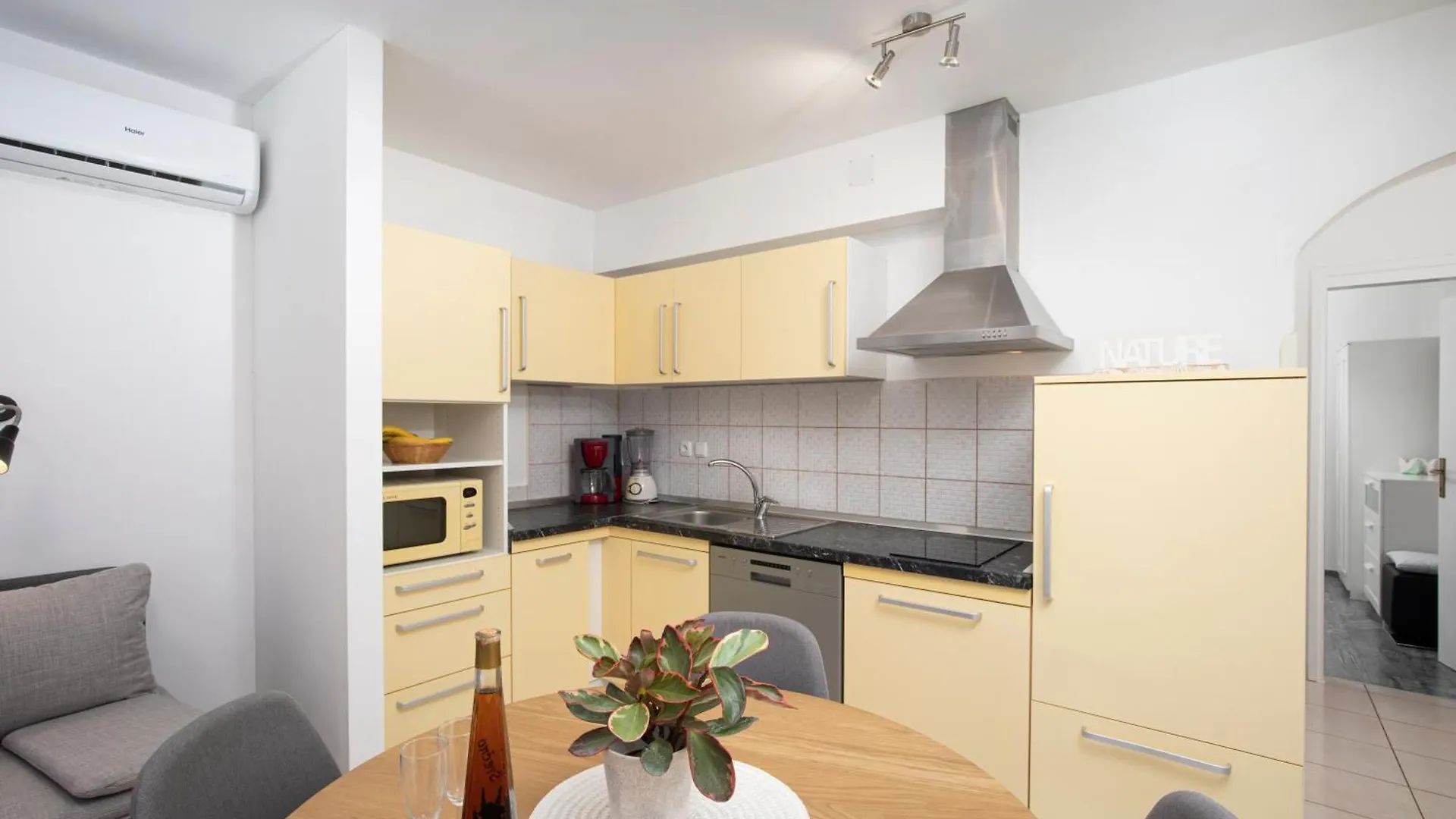D&N Apartment Fazana 0*,